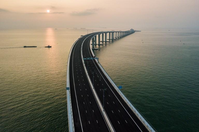 สะพานข้ามทะเลยาวที่สุดในโลก เชื่อมฮ่องกง - จูไห่ - มาเก๊า